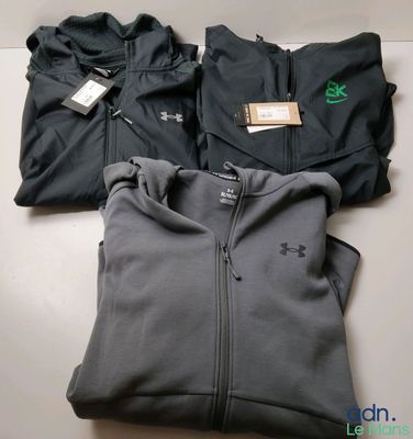 trois sweats à capuche Under Armour pour homme, dont un noir et un gris