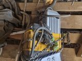 un tas d'outils posés sur une palette