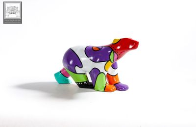 DEESSE (XXe), Sculpture en résine polychrome en forme d'ours…