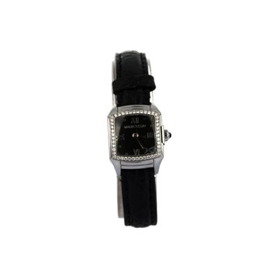 une montre noire dont le cadran est orné de diamants