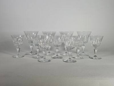 BACCARAT, modèle Piccadilly. Suite de quatre verres à eau (H : 15 cm) 