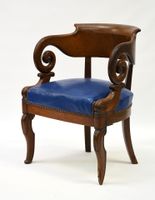 Fauteuil de bureau en acajou à dossier gondole, accotoirs en…