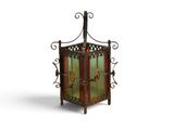 une vieille lanterne en fer ornée de vitraux sur fond blanc
