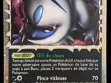 gros plan d'une carte pokemon sur fond noir