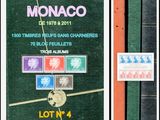 deux livres exposés sur une table