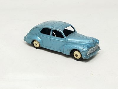 DINKY FRANCE réf 24R1b Peugeot 203 vert métallisé, petite lu…