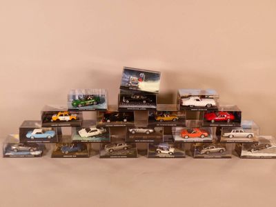 Fabbri. Réunion de dix-neuf modèles réduits de la collection… - Photo 1