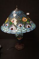 Jolie lampe de table de style Tiffany - avec un motif de plu…