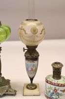 Lampe à pétrole Napoléon III en verre vert à décor émaillé d… (photo 3)
