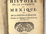un vieux livre sur lequel est collée une étiquette portant l'inscription « Histoire de l'enquête au Mexique »