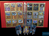 une photo montrant un présentoir de cartes Pokémon sur un mur rouge