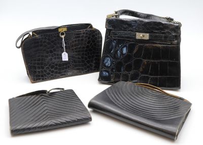 Ensemble de 4 sacs à main vintage en cuir noir dont 2 à l'im… - Photo 1