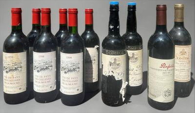 six bouteilles de vin rouge sont alignées