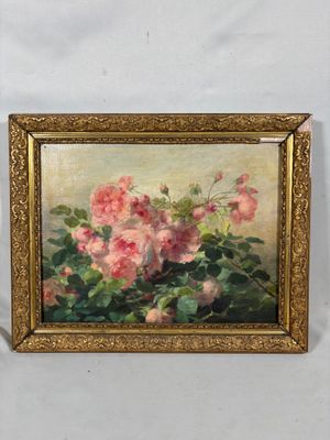 tableau représentant des fleurs roses dans un cadre doré sur fond blanc