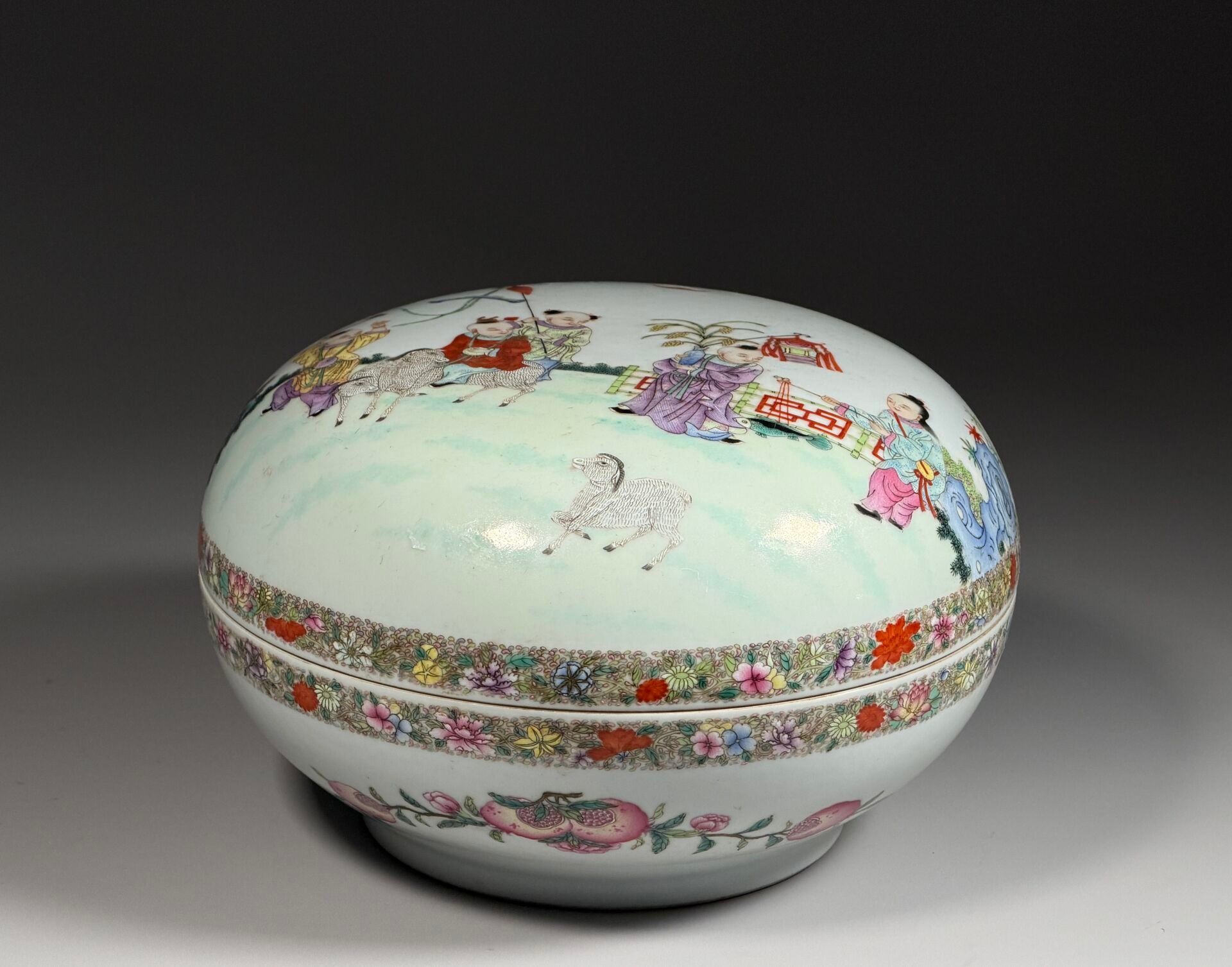 Objets d'art & Curiosités