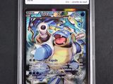 gros plan d'une carte pokemon dans un étui en plastique