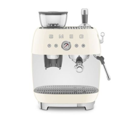 Machine à expresso Brevillel sur fond blanc