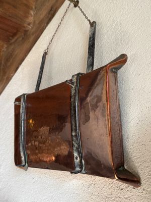 Réunion de cuivres dont lèche frite 40 x 45, retrait à Brete…