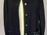 une image d'une veste de femme sur un mannequin