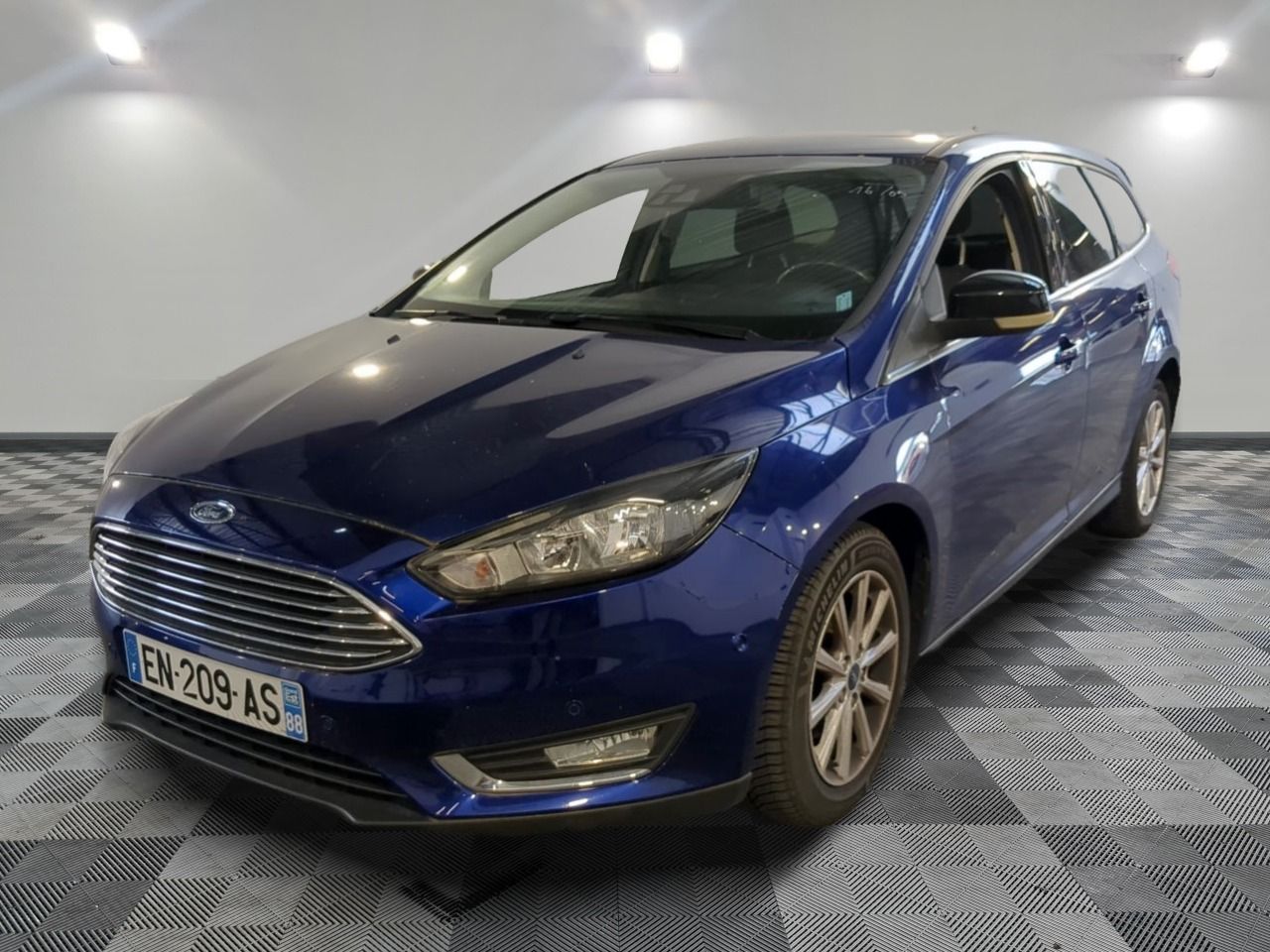 Ford Focus SW 1.5 TDCI 120 SS Titanium - Véhicule Grêlé