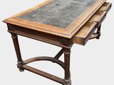 an image of a table with two drawers on top of it