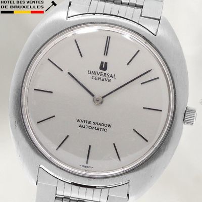 une montre-bracelet en argent avec un cadran blanc