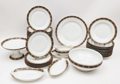 LEGRAND & CIE à LIMOGES Partie de service de tables en porce…