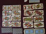beaucoup de cartes sur la table