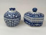 pair of chinese blue and white porcelain jars with lids