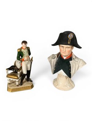 un buste d'homme et une statue d'homme