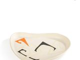 an image of a white plate with a design on it