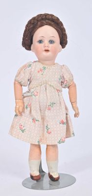 Petite poupée Armand Marseille, tête porcelaine, moule 390, …
