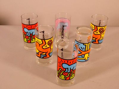 D'après Keith Haring pour Quick. Six verres à orangeade séri… - Photo 1