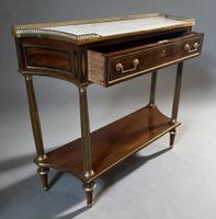 CONSOLE-DESSERTE en placage d'acajou orné d'encadrements de … (photo 5)