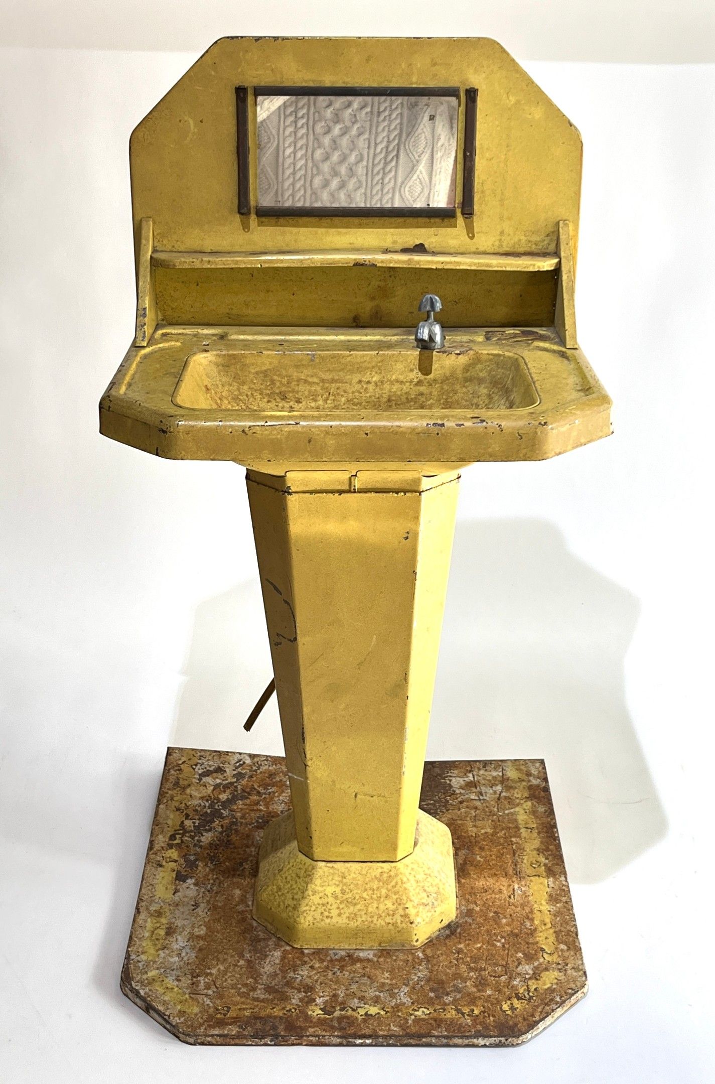 Objets d'art & Curiosités