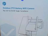 une image représentant un boîtier de caméra PTZ d'extérieur alimentée par batterie et connectée au Wi-Fi