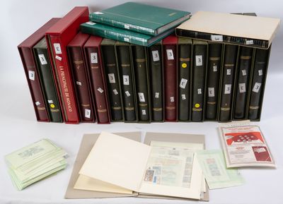 beaucoup de livres empilés les uns sur les autres