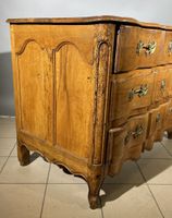 Commode arbalète en noyer ouvrant à trois tiroirs, les monta… (photo 4)