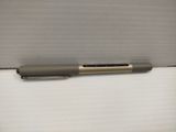 un stylo posé sur une boîte
