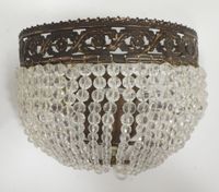 Paire d'appliques en métal et pampilles à décor d'une frise … (photo 3)