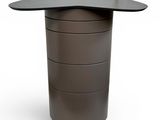 un gros plan d'une table au plateau noir sur fond blanc