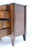 Commode de forme rectangulaire à façade mouvementée en bois … (photo 5)