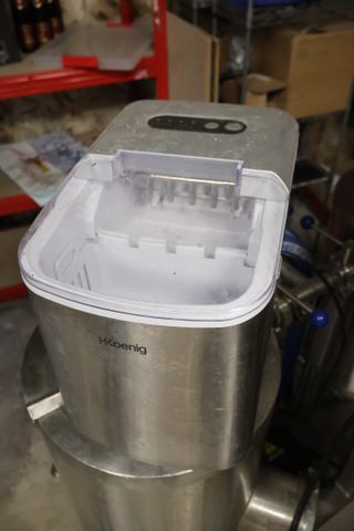 Petite machine à glaçon KOENIG