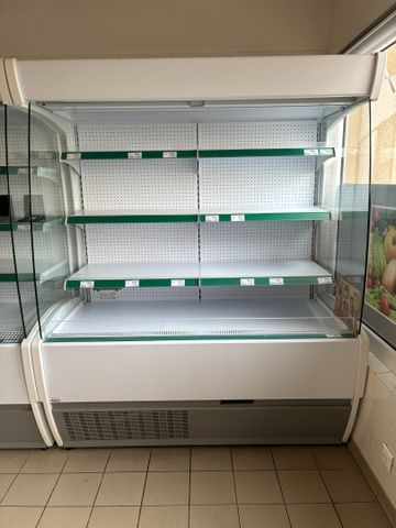 Vitrine réfrigérée service avant avec groupe déporté. L (environ)...