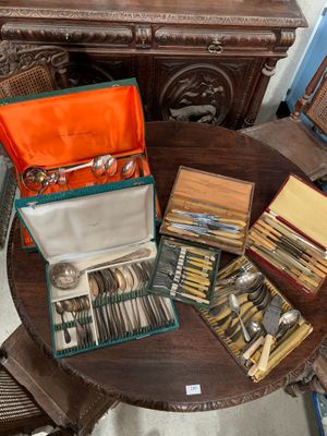 Lot de couverts dont métal argenté - Photo 1