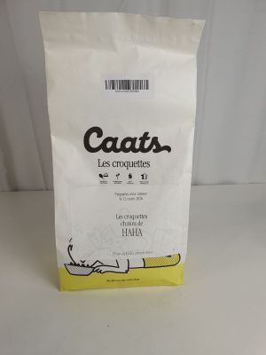 un sac de litière pour chat posé sur une table