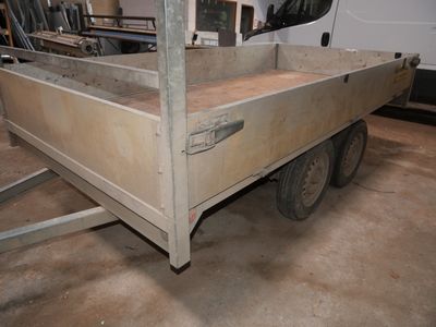 an image of a trailer being built in a garage