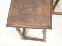 Paire de tabourets de Chantre en chêne mouluré, piètement fu… (photo 2)