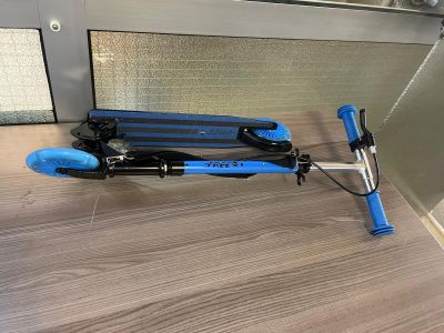233 / Trottinette pliable 145 mm avec frein et sangle d…