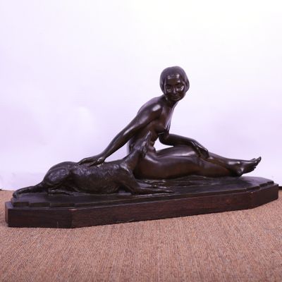 GRAND BRONZE ART DÉCO "JEUNE FEMME ET SON CHIEN" de Lucien A…